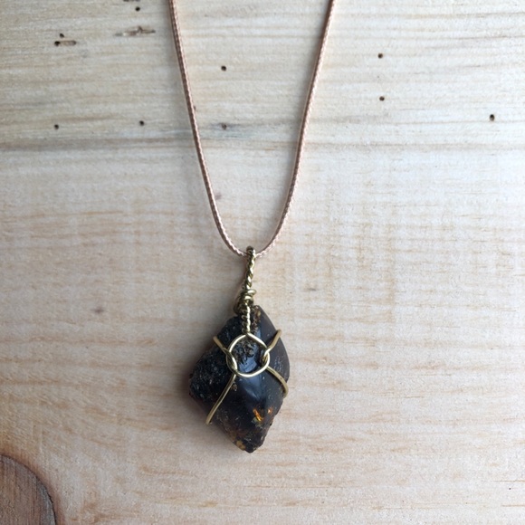 Crystal necklace - Picture 2 of 3